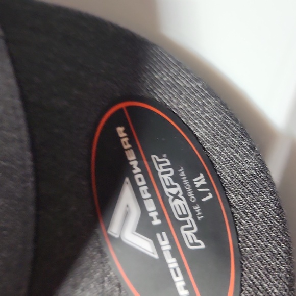 Pacific Headwear Black Flexfit Baseball Cap - Picture 3 of 4